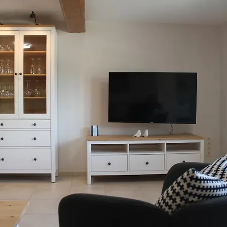 Pauline Am Glan Tatil Evi